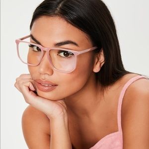 NEW LISTING!🚨 QUAY Blue Light Glasses 👓